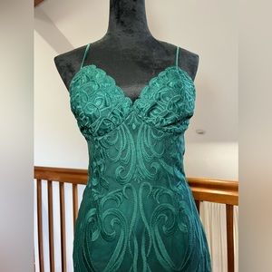 Bardot Gia Lace Bodycon dress in green